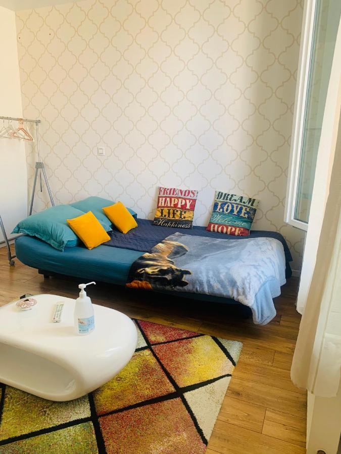 Chambre Cocooning Chez L'Habitant วิลล์เนิร์ฟ-เลอ-รัว ภายนอก รูปภาพ